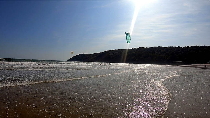 South Wales Travel Guide Kitesurfing